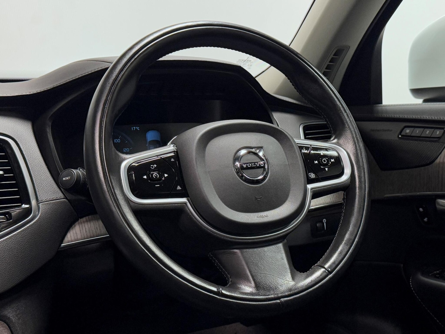 Used Volvo XC90 2022 for sale - 76258994: Photo 38