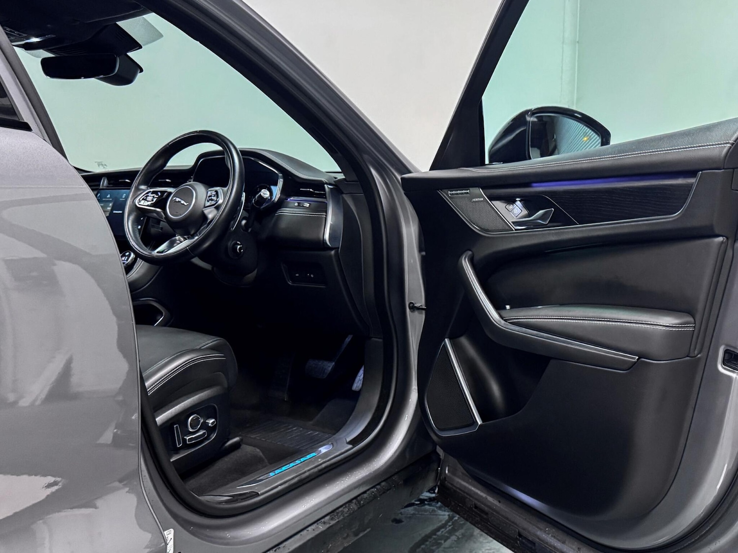 Used Jaguar F-Pace 2021 for sale - 76633522: Photo 14