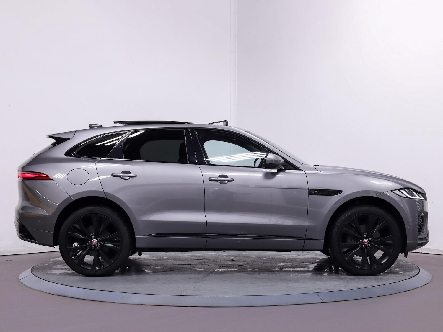 Used Jaguar F-Pace 2021 for sale - 76633522: Photo 8