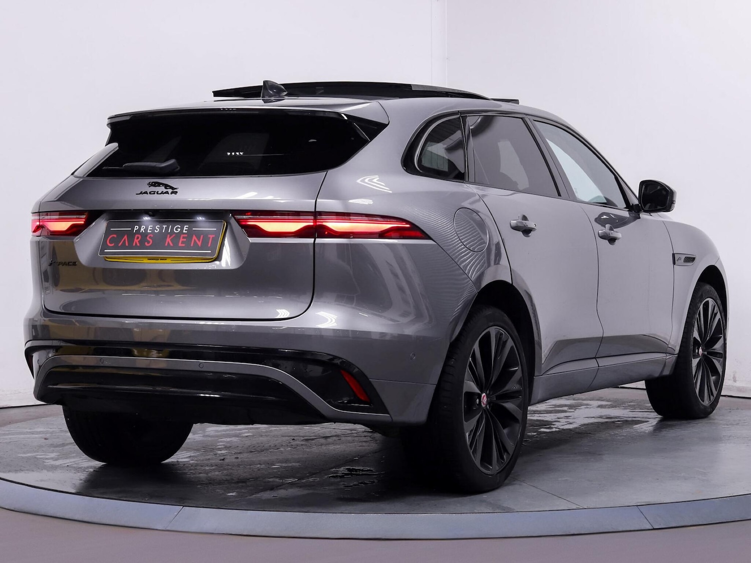 Used Jaguar F-Pace 2021 for sale - 76633522: Photo 9