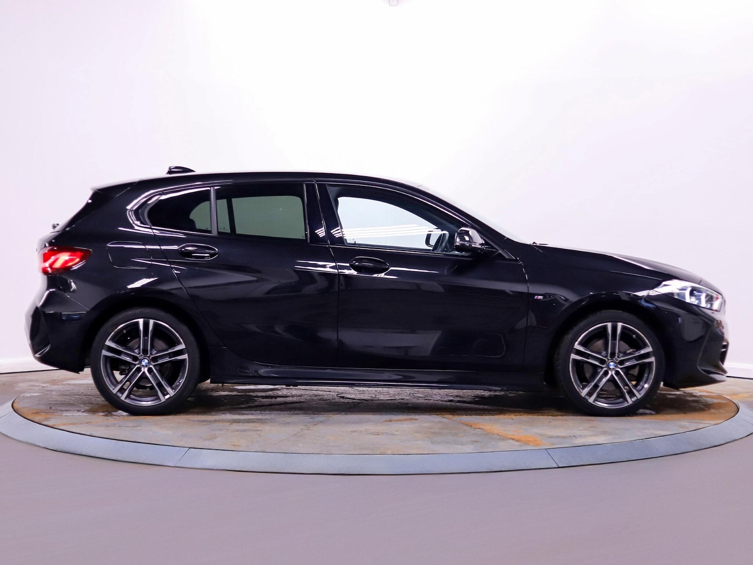 Used BMW 1 Series 2023 for sale - 77645891: Photo 8