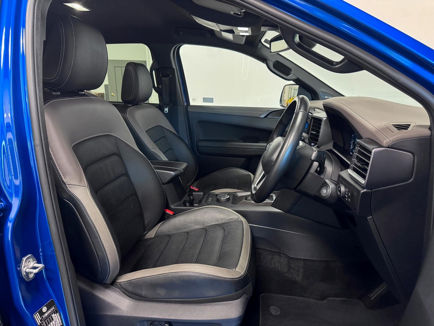 Used Volkswagen Amarok 2023 for sale - 76865724: Photo 24