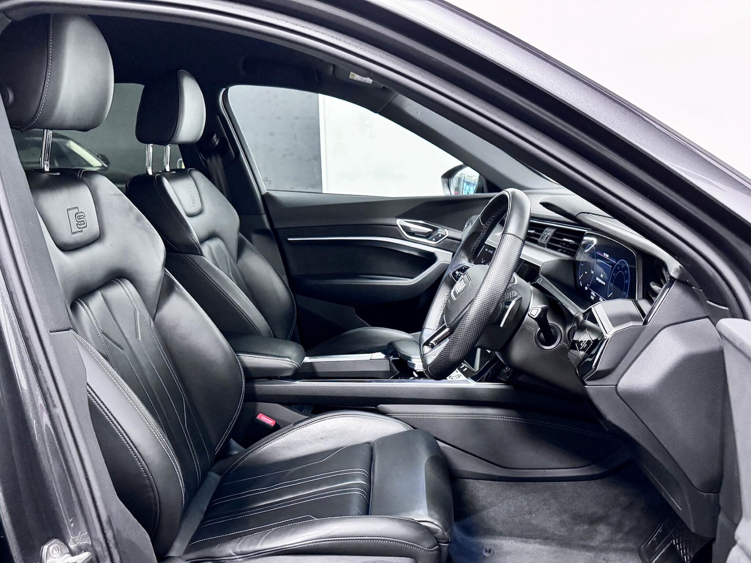 Used Audi e-tron 2023 for sale - 77291773: Photo 23