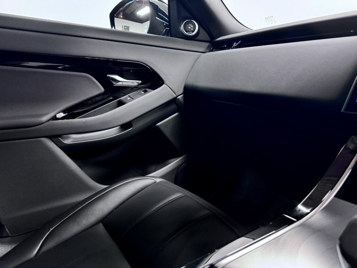 Used Land Rover Range Rover Evoque 2024 for sale - 77646452: Photo 28