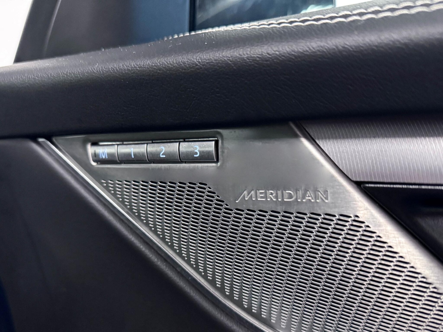 Used Jaguar F-Pace 2023 for sale - 76925983: Photo 16