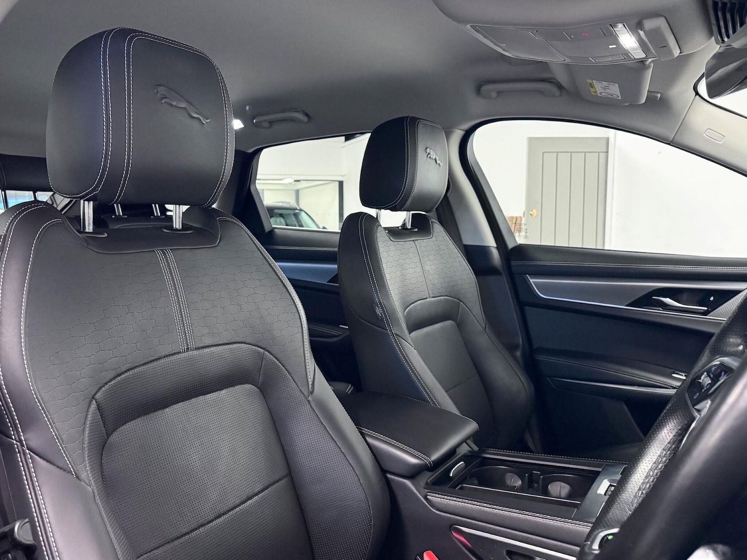 Used Jaguar F-Pace 2023 for sale - 76925983: Photo 23