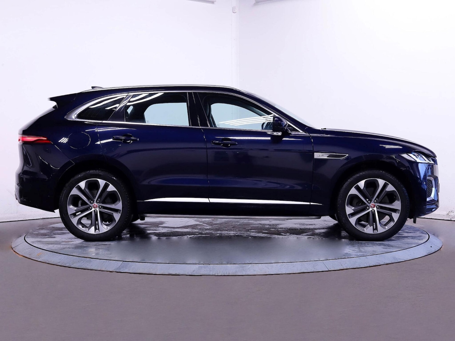 Used Jaguar F-Pace 2023 for sale - 76925983: Photo 8
