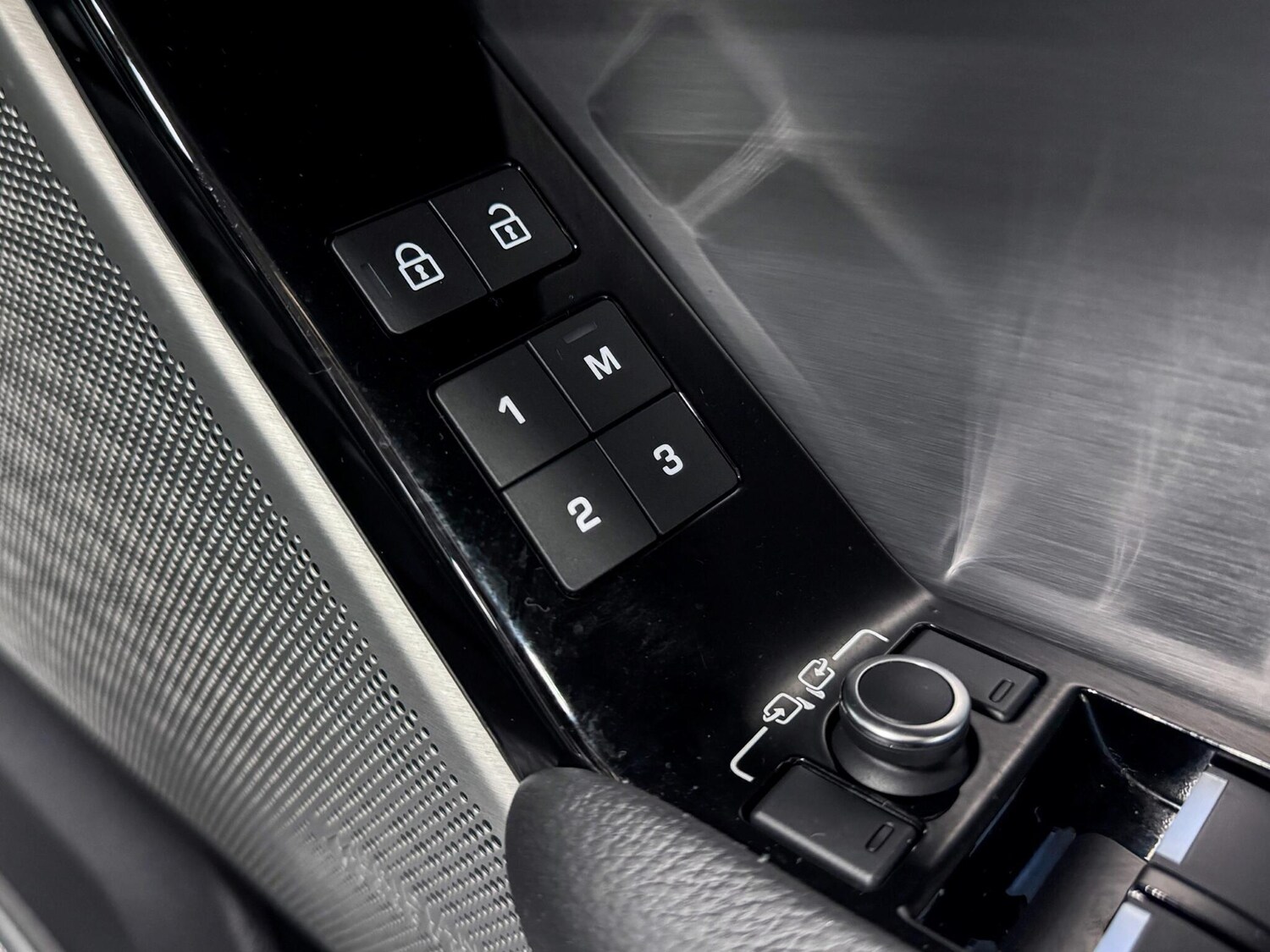 Used Land Rover Range Rover Velar 2021 for sale - 76865989: Photo 16