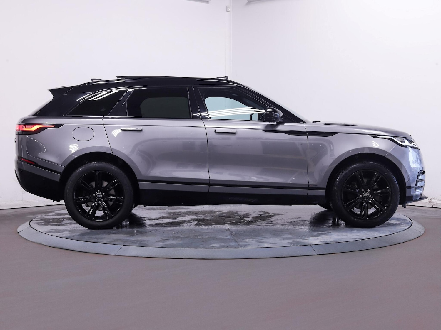 Used Land Rover Range Rover Velar 2021 for sale - 76865989: Photo 8