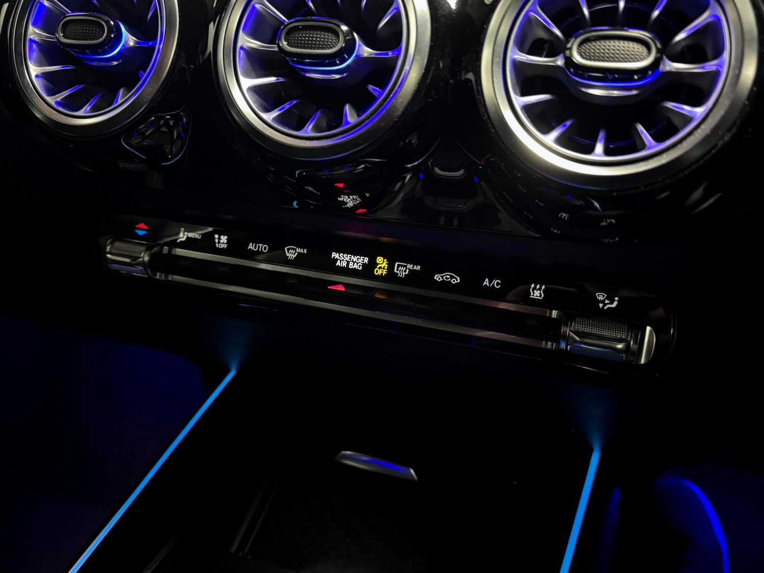 Used Mercedes-Benz GLA 2023 for sale - 77120642: Photo 30