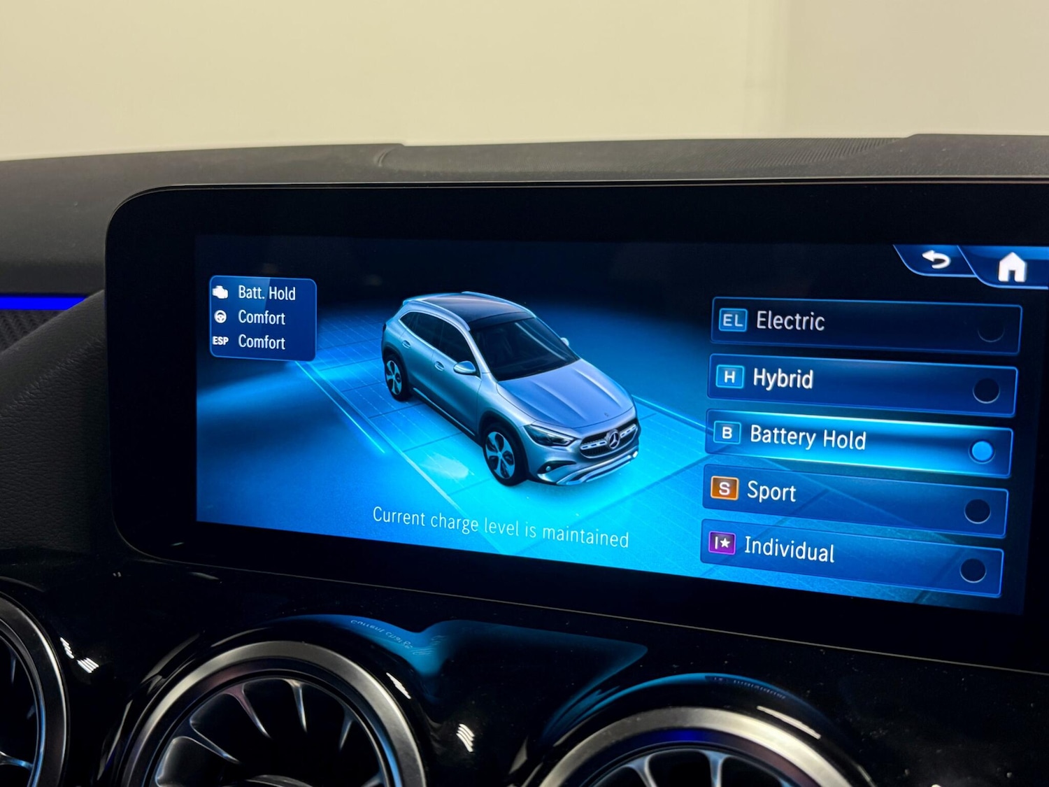 Used Mercedes-Benz GLA 2023 for sale - 77120642: Photo 49