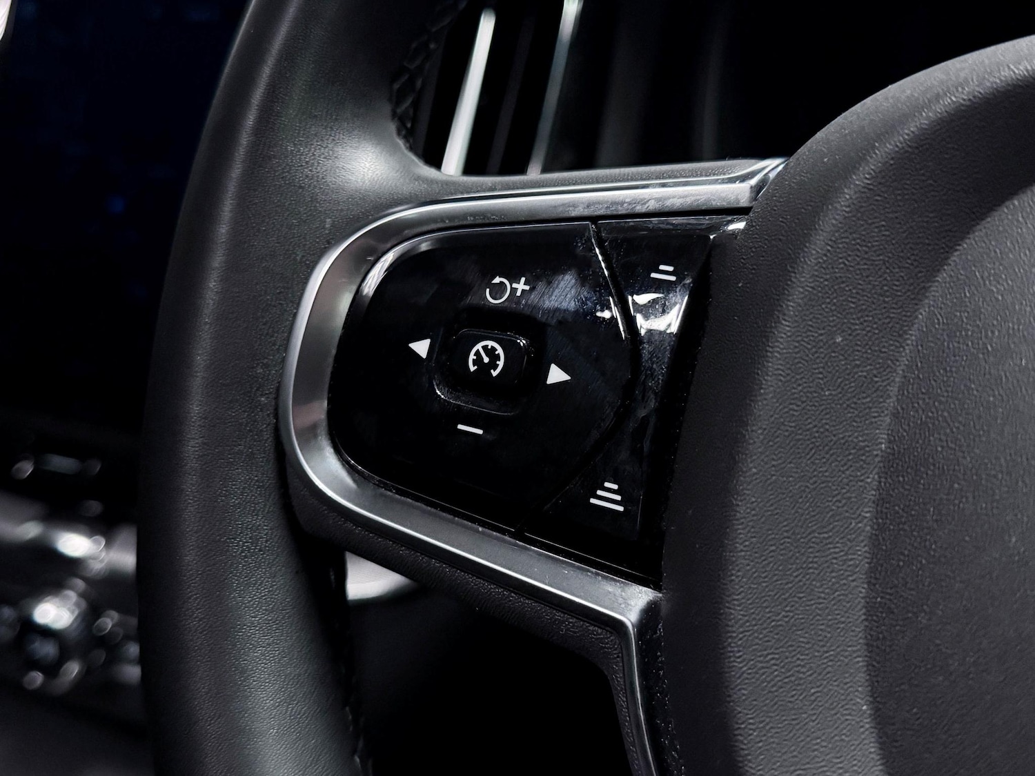 Used Volvo XC60 2022 for sale - 77253869: Photo 37