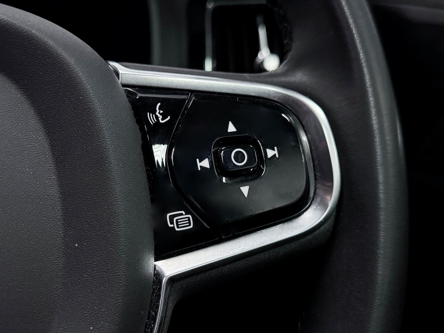 Used Volvo XC60 2022 for sale - 77253869: Photo 39