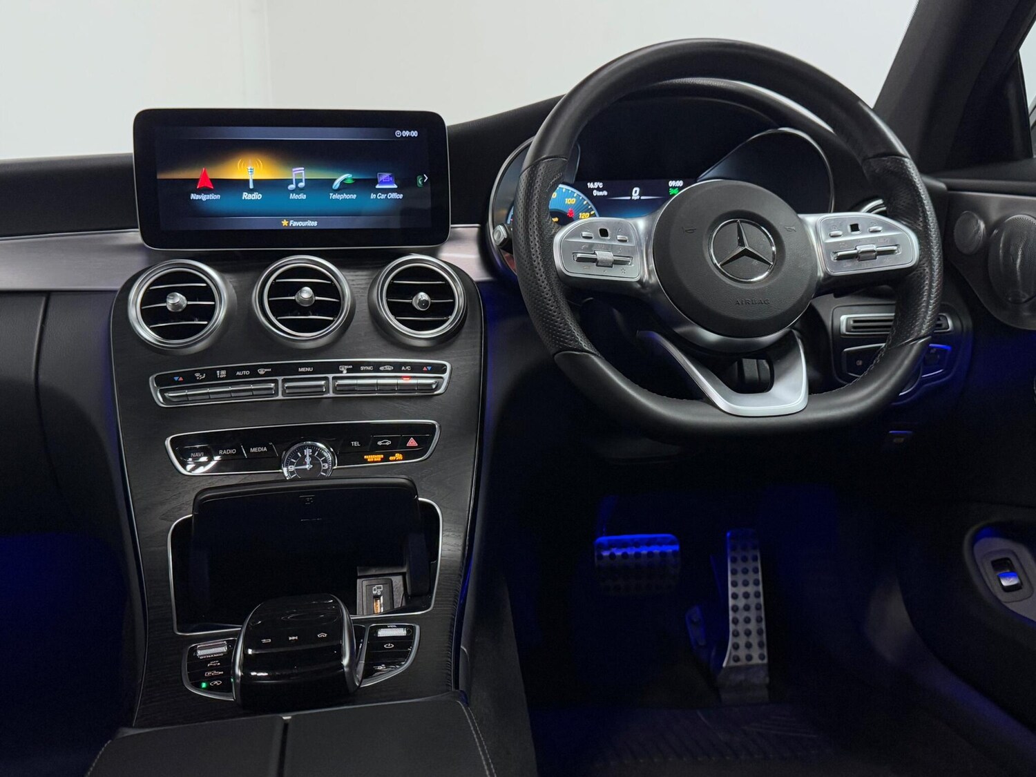 Used Mercedes-Benz C-Class 2020 for sale - 76060467: Photo 36