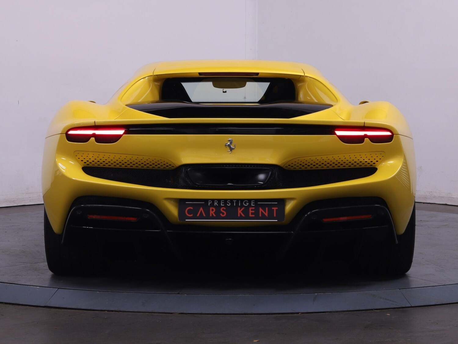 Used Ferrari 296 GTB 2023 for sale - 76645613: Photo 17