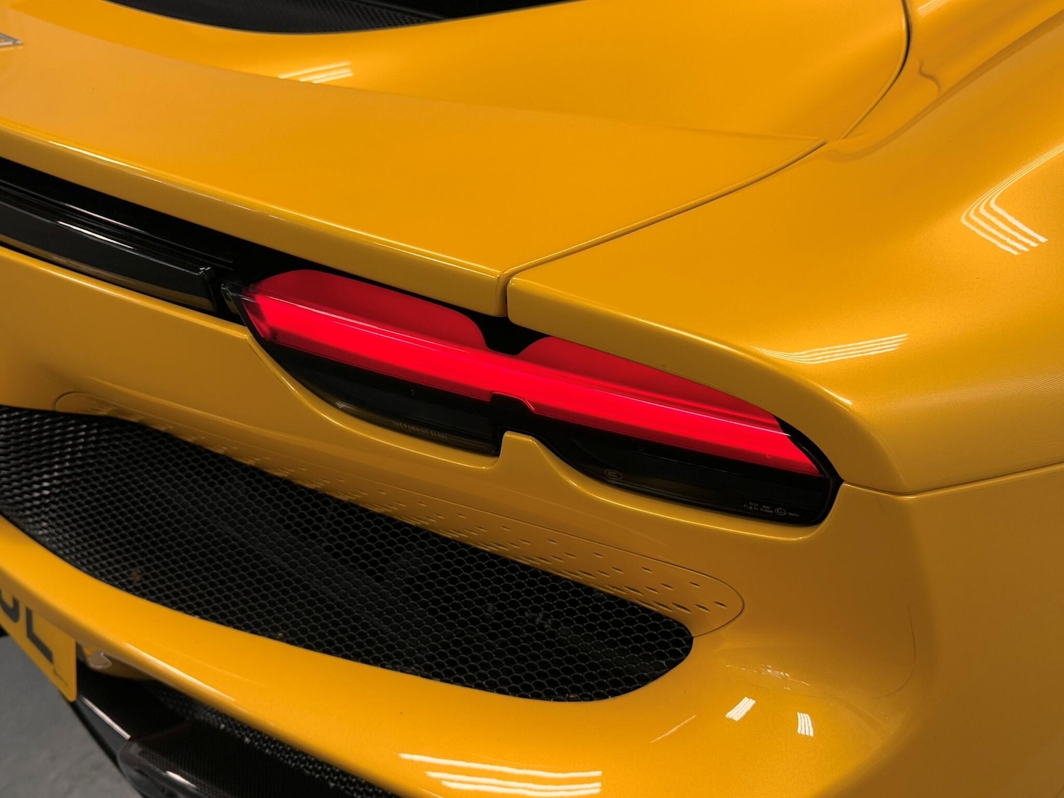 Used Ferrari 296 GTB 2023 for sale - 76645613: Photo 21