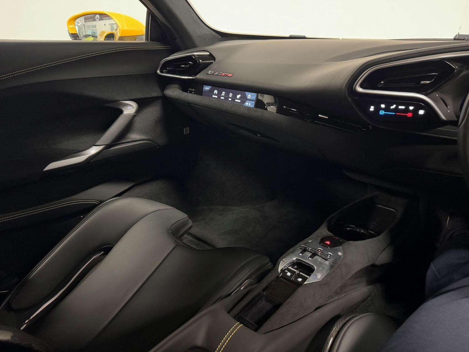 Used Ferrari 296 GTB 2023 for sale - 76645613: Photo 32