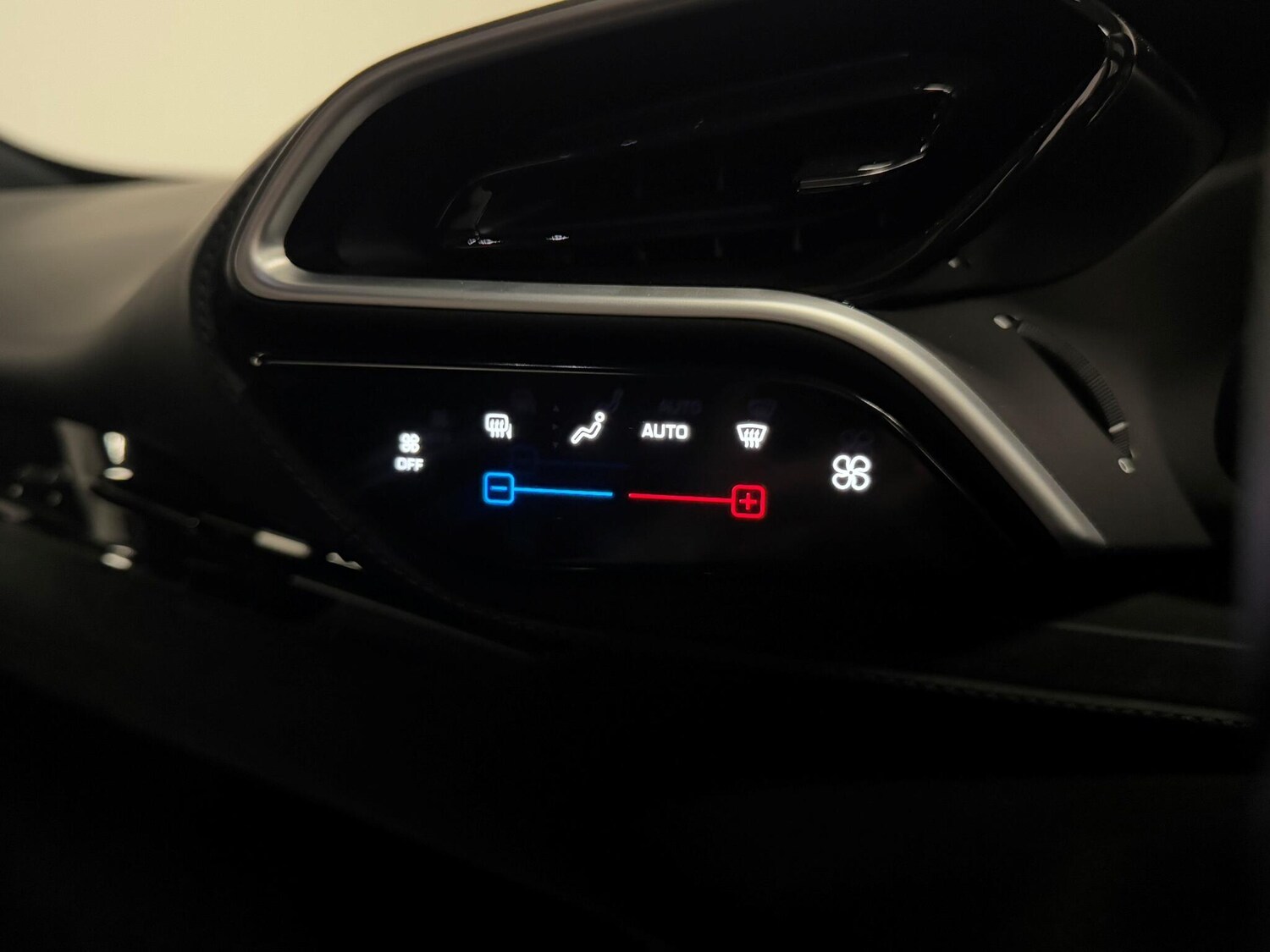 Used Ferrari 296 GTB 2023 for sale - 76645613: Photo 38