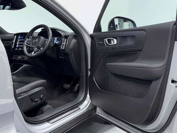 Used Volvo XC40 2023 for sale - 75781638: Photo 16