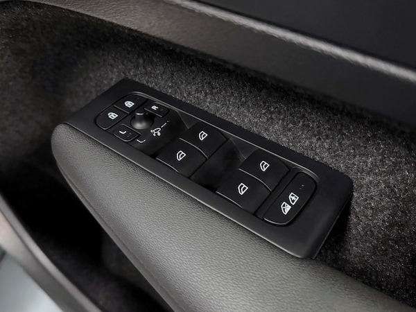Used Volvo XC40 2023 for sale - 75781638: Photo 19