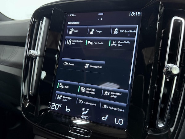 Used Volvo XC40 2023 for sale - 75781638: Photo 53