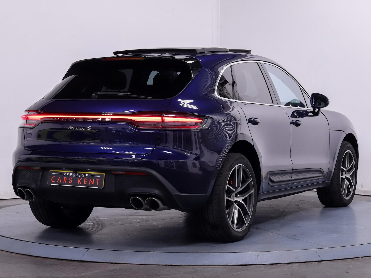 Used Porsche Macan 2021 for sale - 76214676: Photo 12