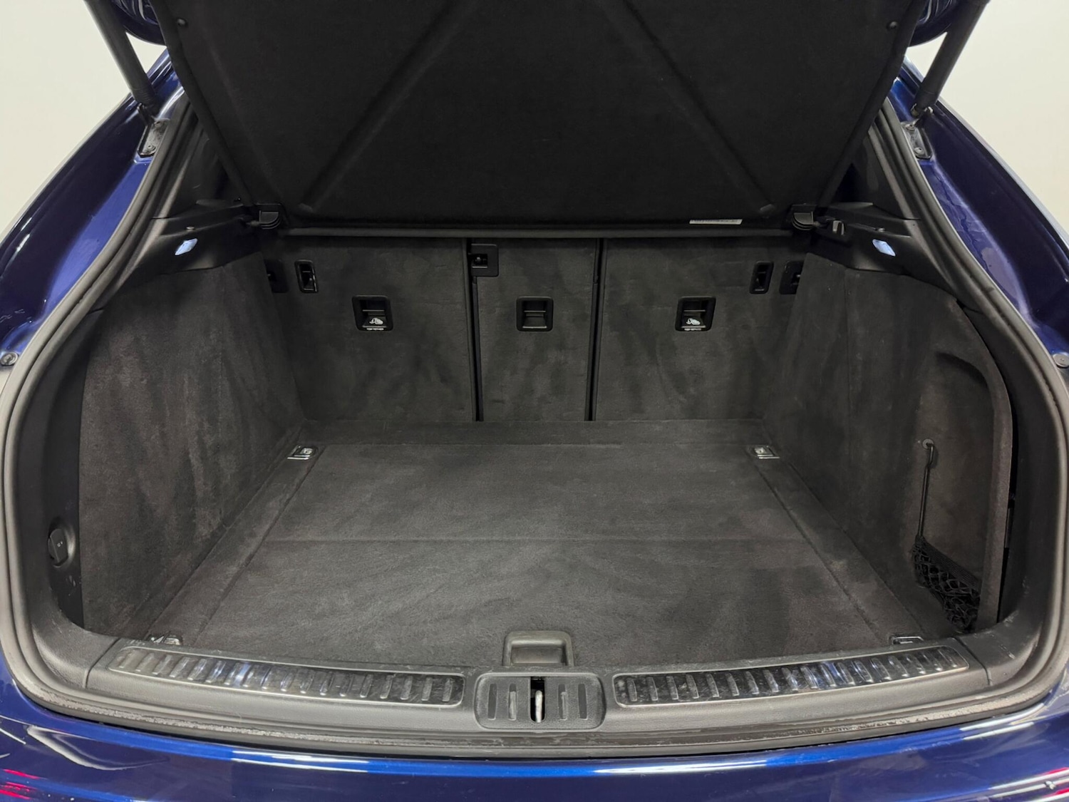 Used Porsche Macan 2021 for sale - 76214676: Photo 16