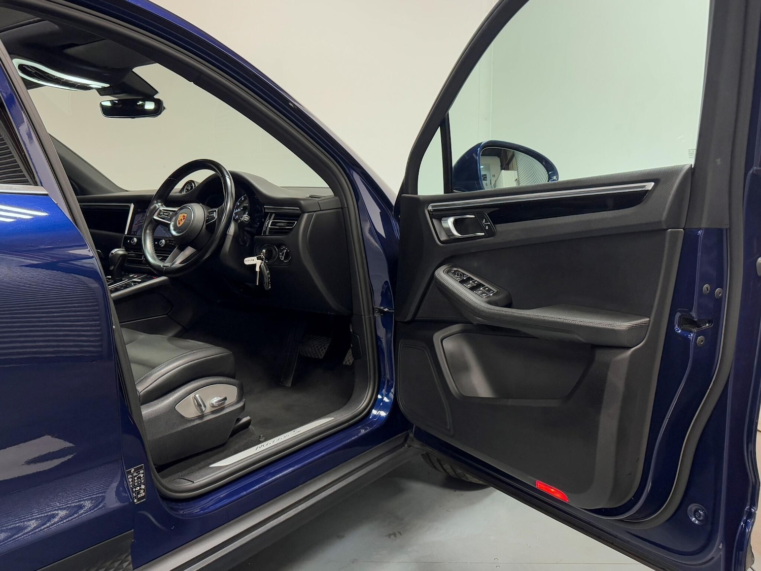 Used Porsche Macan 2021 for sale - 76214676: Photo 21