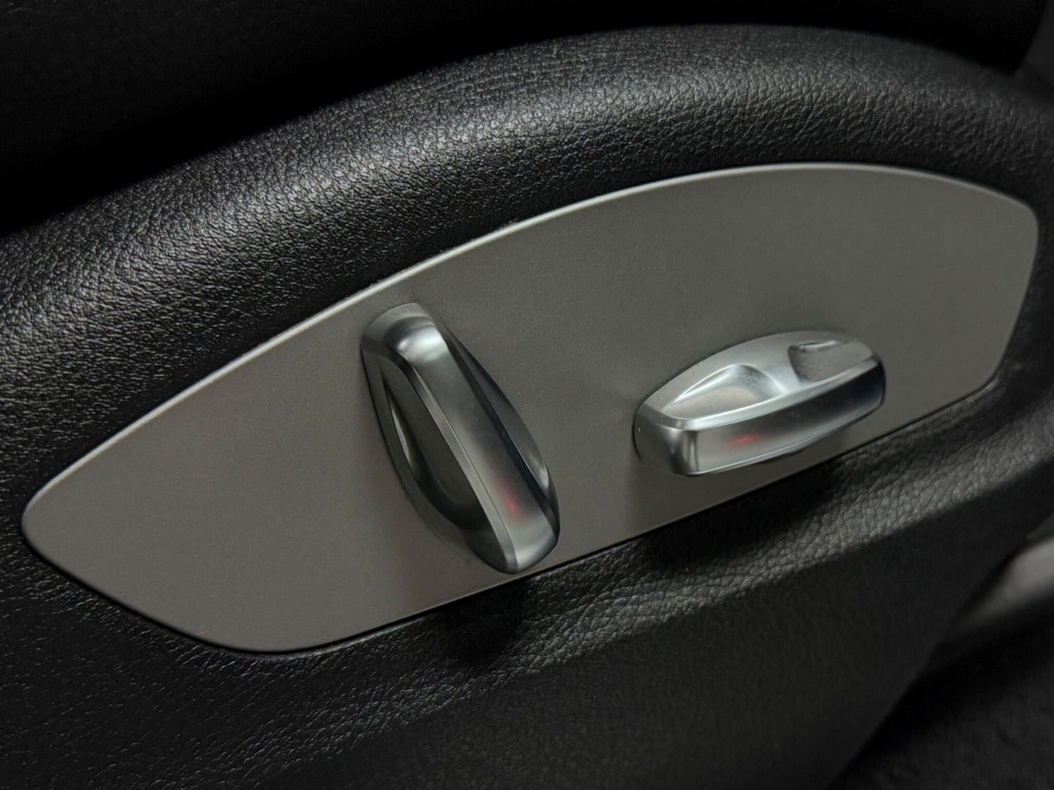 Used Porsche Macan 2021 for sale - 76214676: Photo 24