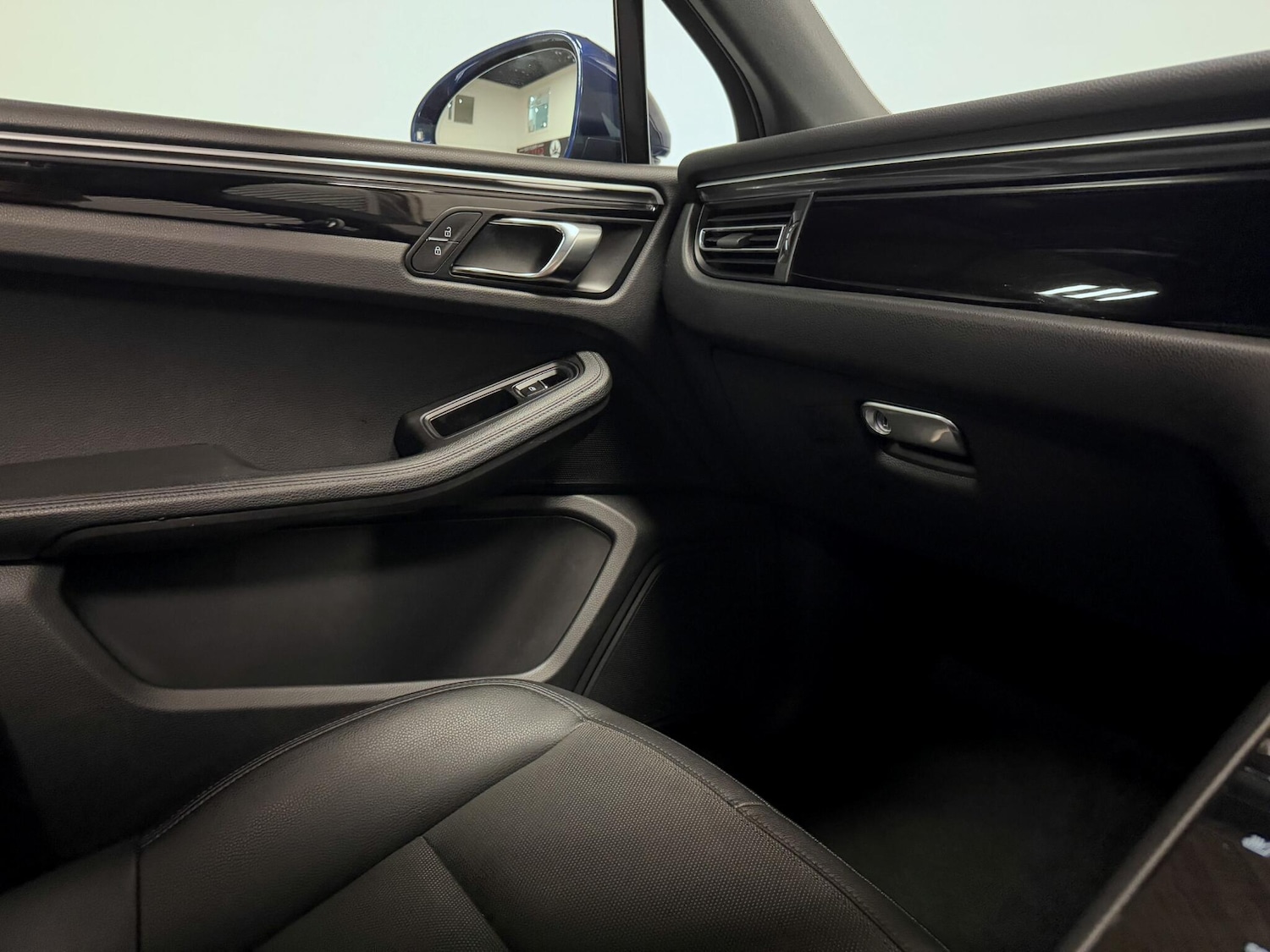 Used Porsche Macan 2021 for sale - 76214676: Photo 33