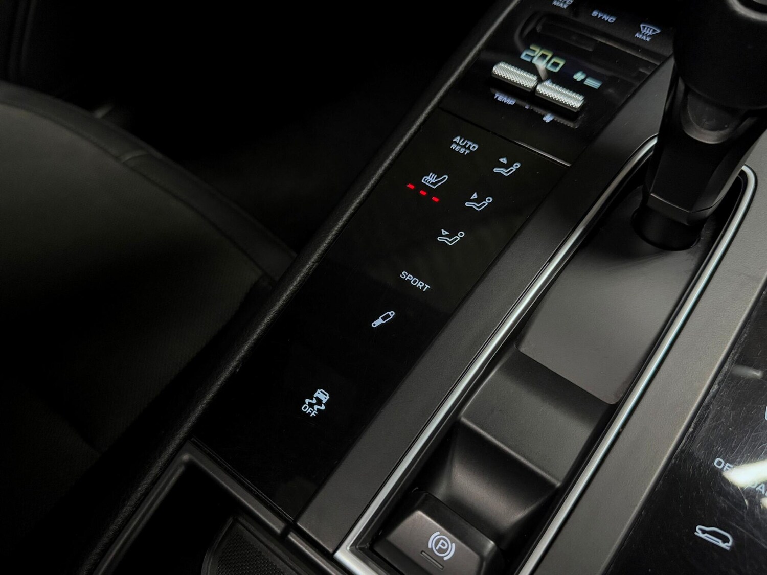 Used Porsche Macan 2021 for sale - 76214676: Photo 36