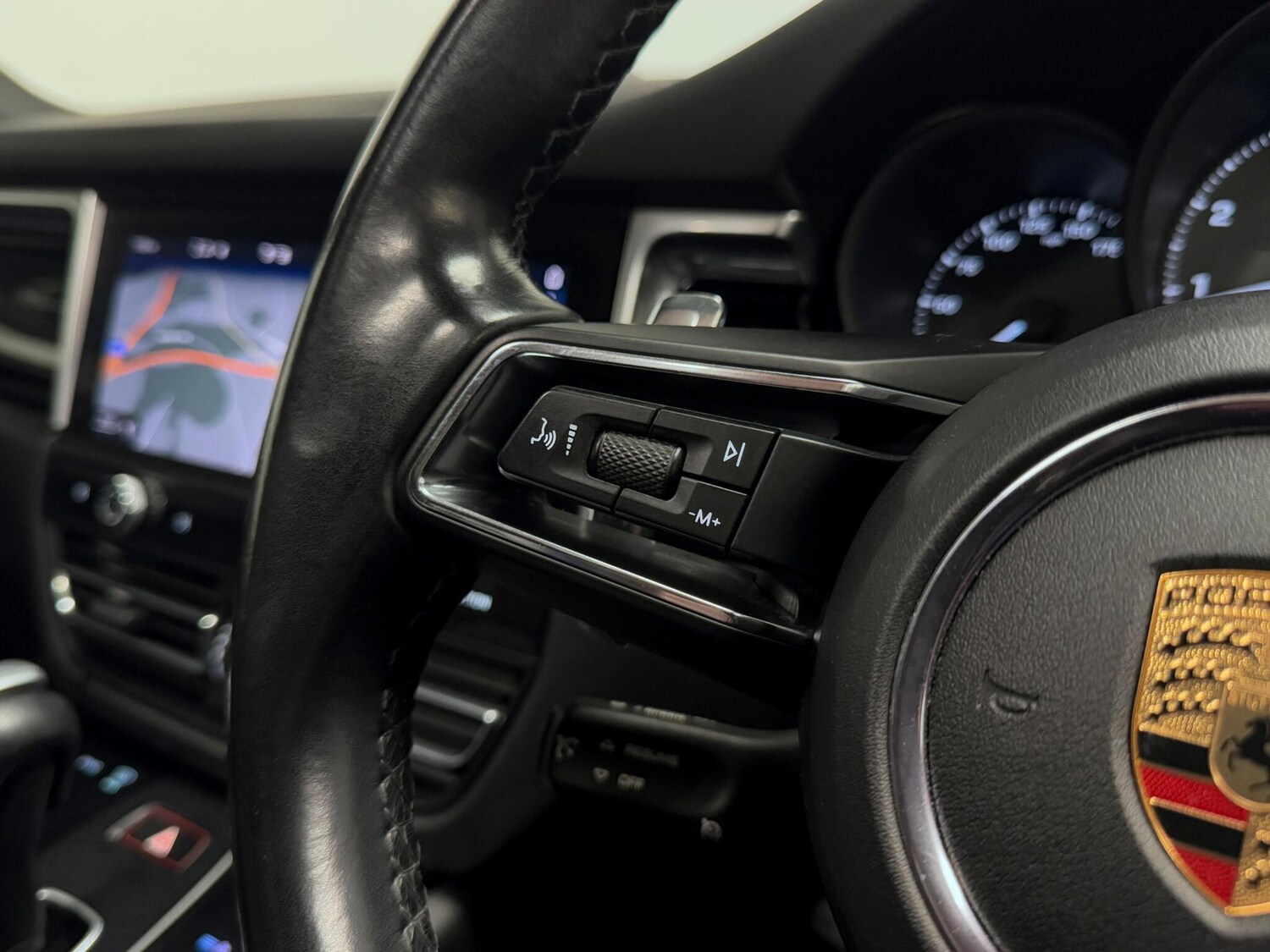 Used Porsche Macan 2021 for sale - 76214676: Photo 41