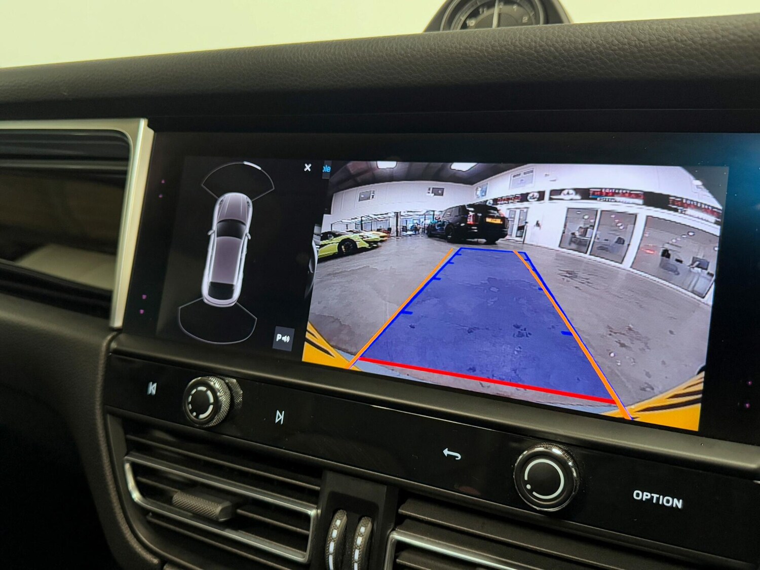 Used Porsche Macan 2021 for sale - 76214676: Photo 47