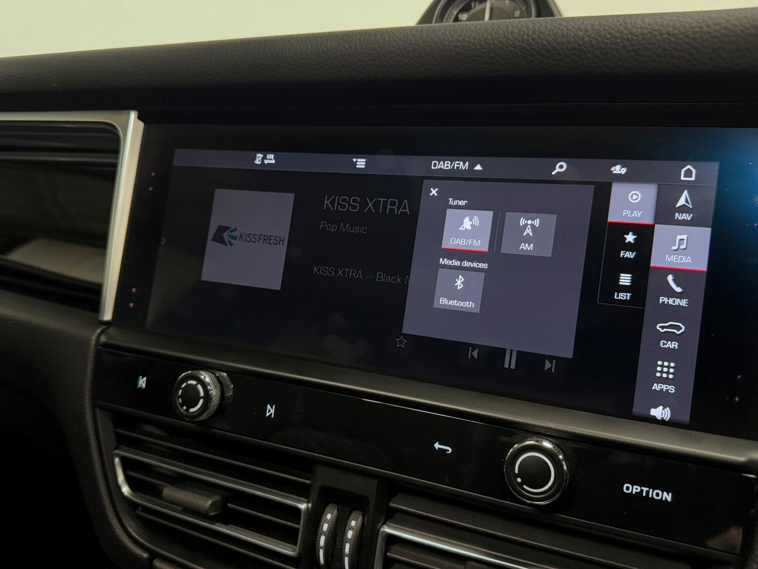 Used Porsche Macan 2021 for sale - 76214676: Photo 49