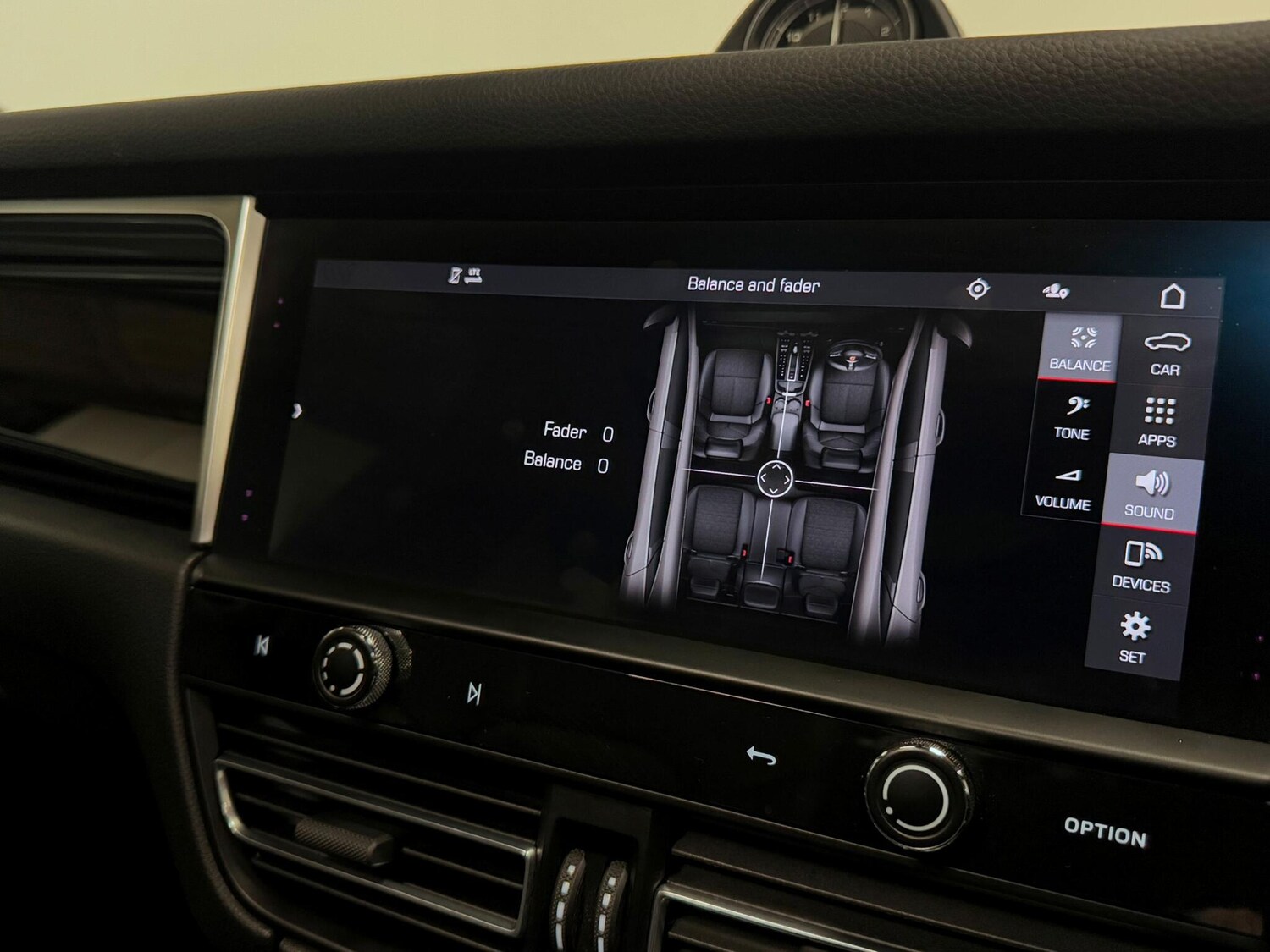 Used Porsche Macan 2021 for sale - 76214676: Photo 54