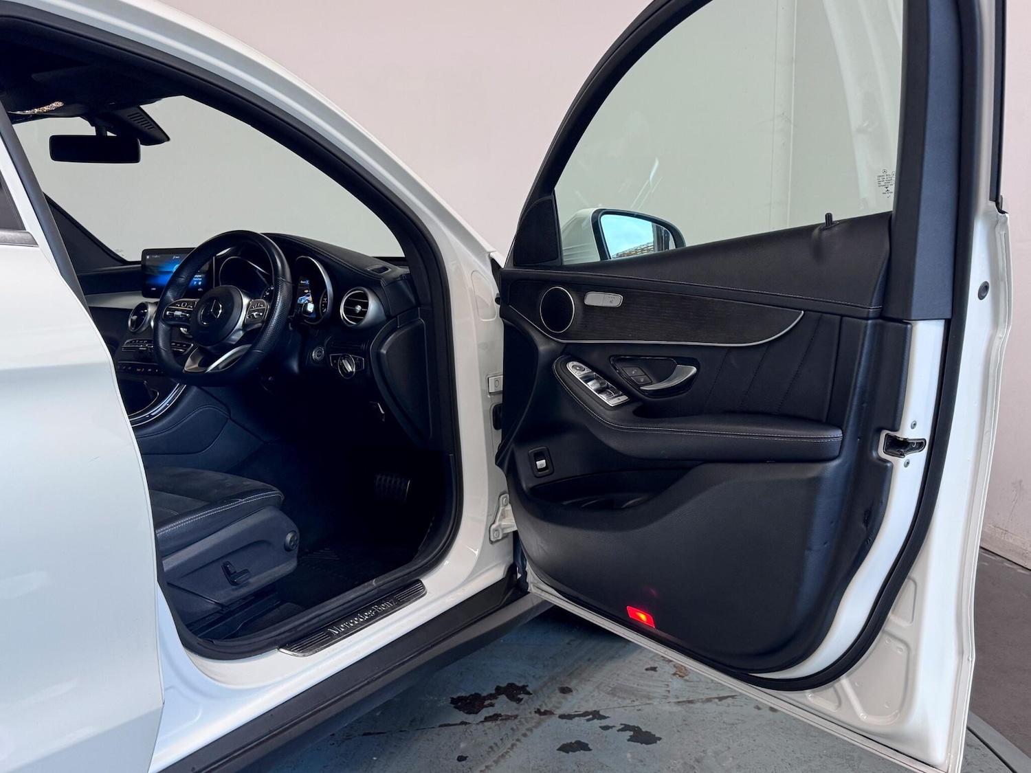 Used Mercedes-Benz GLC 2019 for sale - 76953303: Photo 14