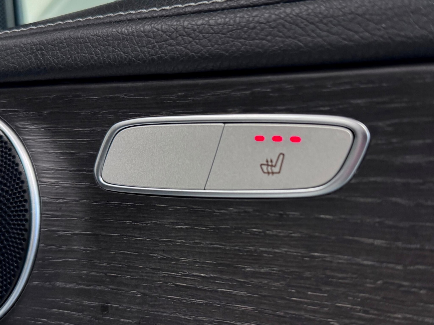 Used Mercedes-Benz GLC 2019 for sale - 76953303: Photo 16