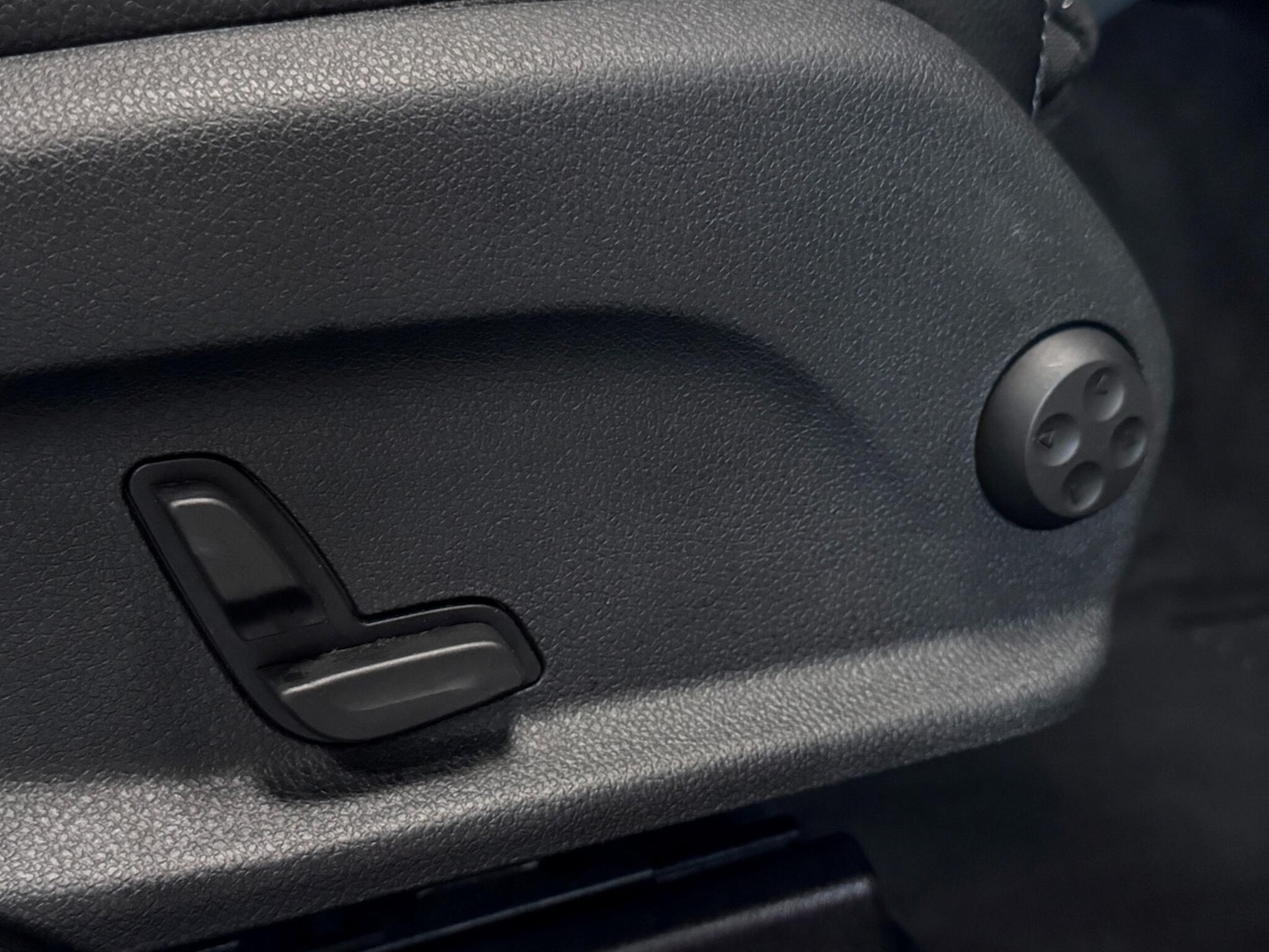 Used Mercedes-Benz GLC 2019 for sale - 76953303: Photo 18