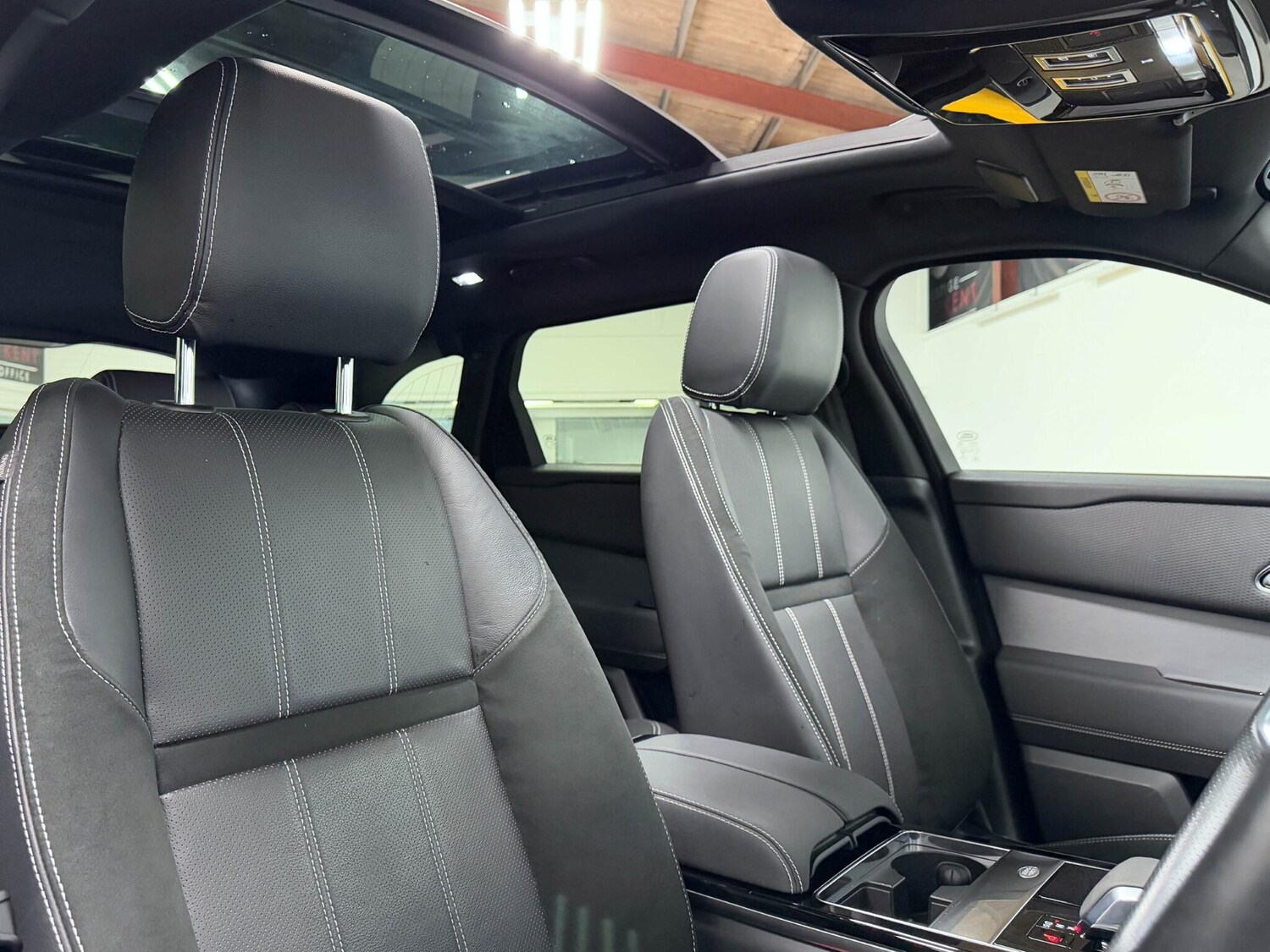 Used Land Rover Range Rover Velar 2022 for sale - 76360820: Photo 23