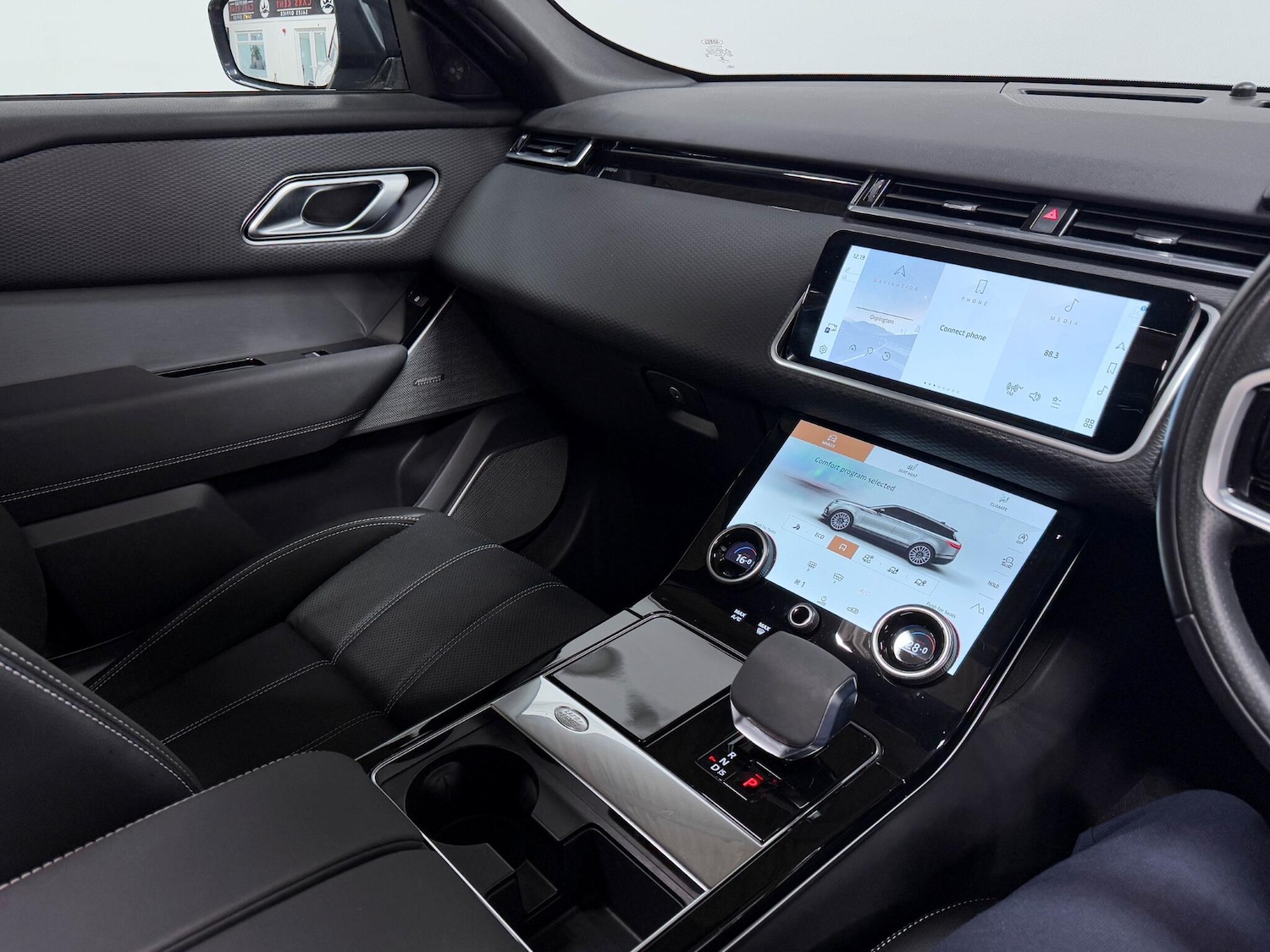 Used Land Rover Range Rover Velar 2022 for sale - 76360820: Photo 28