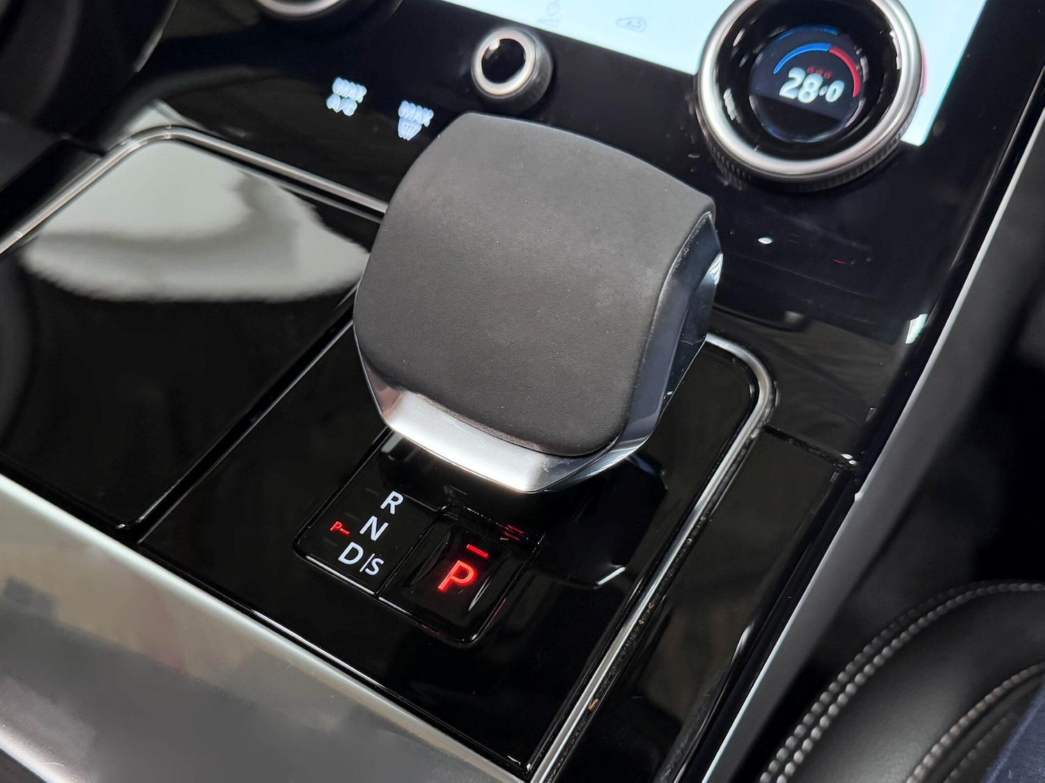 Used Land Rover Range Rover Velar 2022 for sale - 76360820: Photo 31