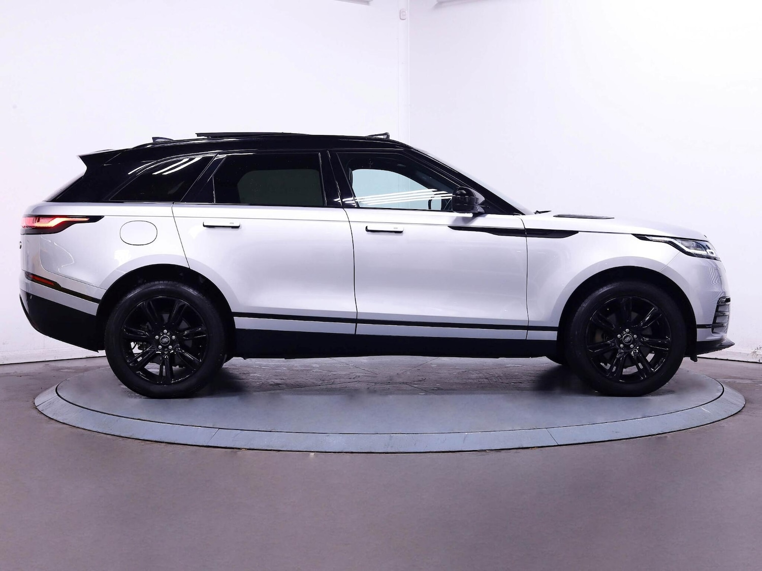 Used Land Rover Range Rover Velar 2022 for sale - 76360820: Photo 8