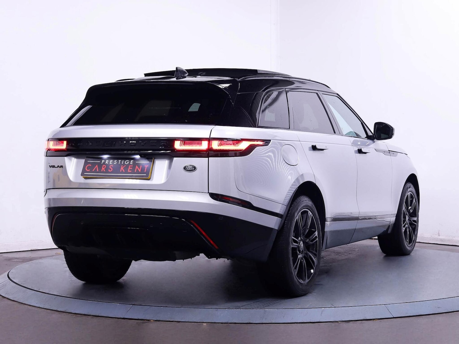 Used Land Rover Range Rover Velar 2022 for sale - 76360820: Photo 9