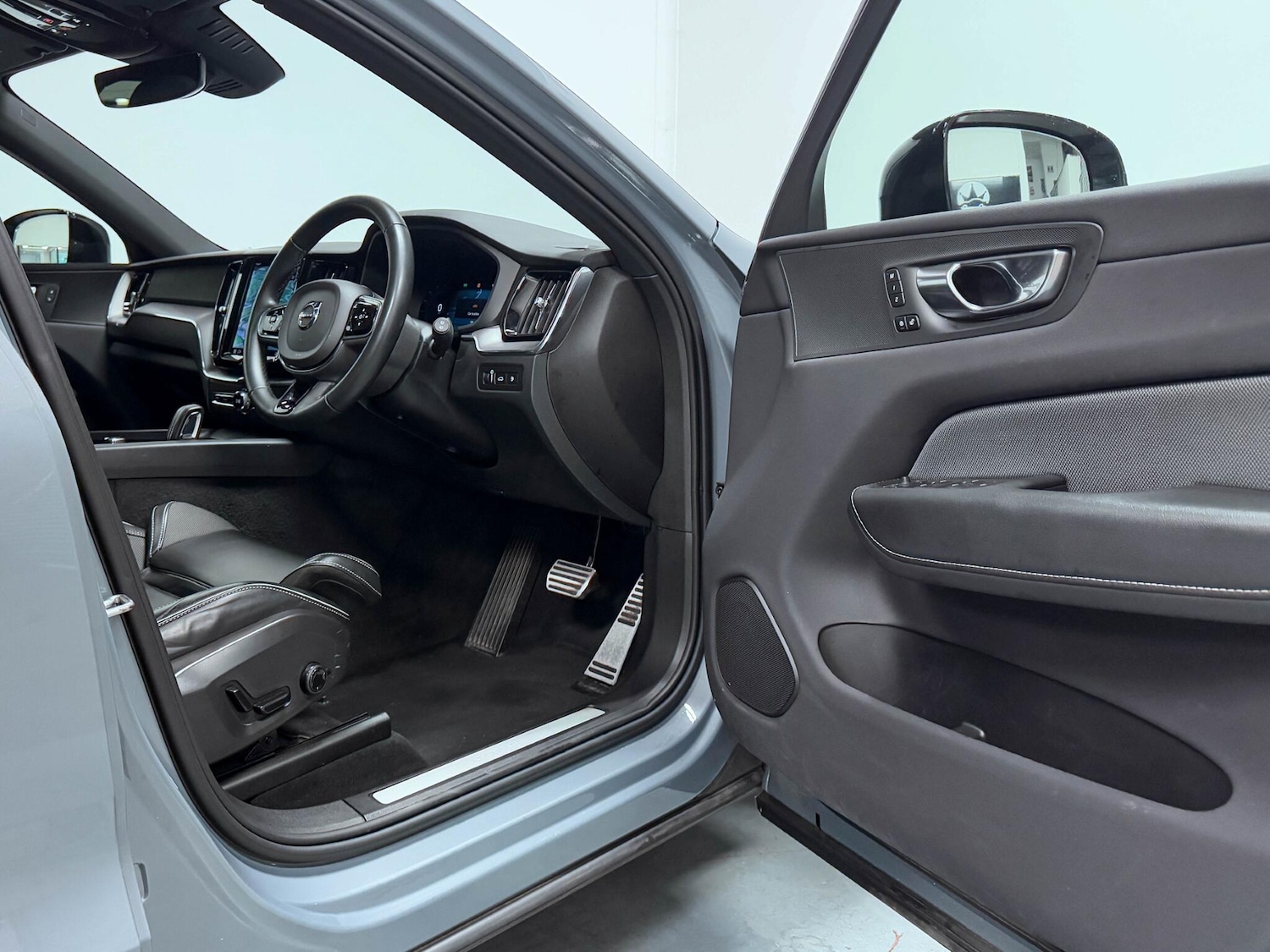 Used Volvo XC60 2021 for sale - 76336778: Photo 14