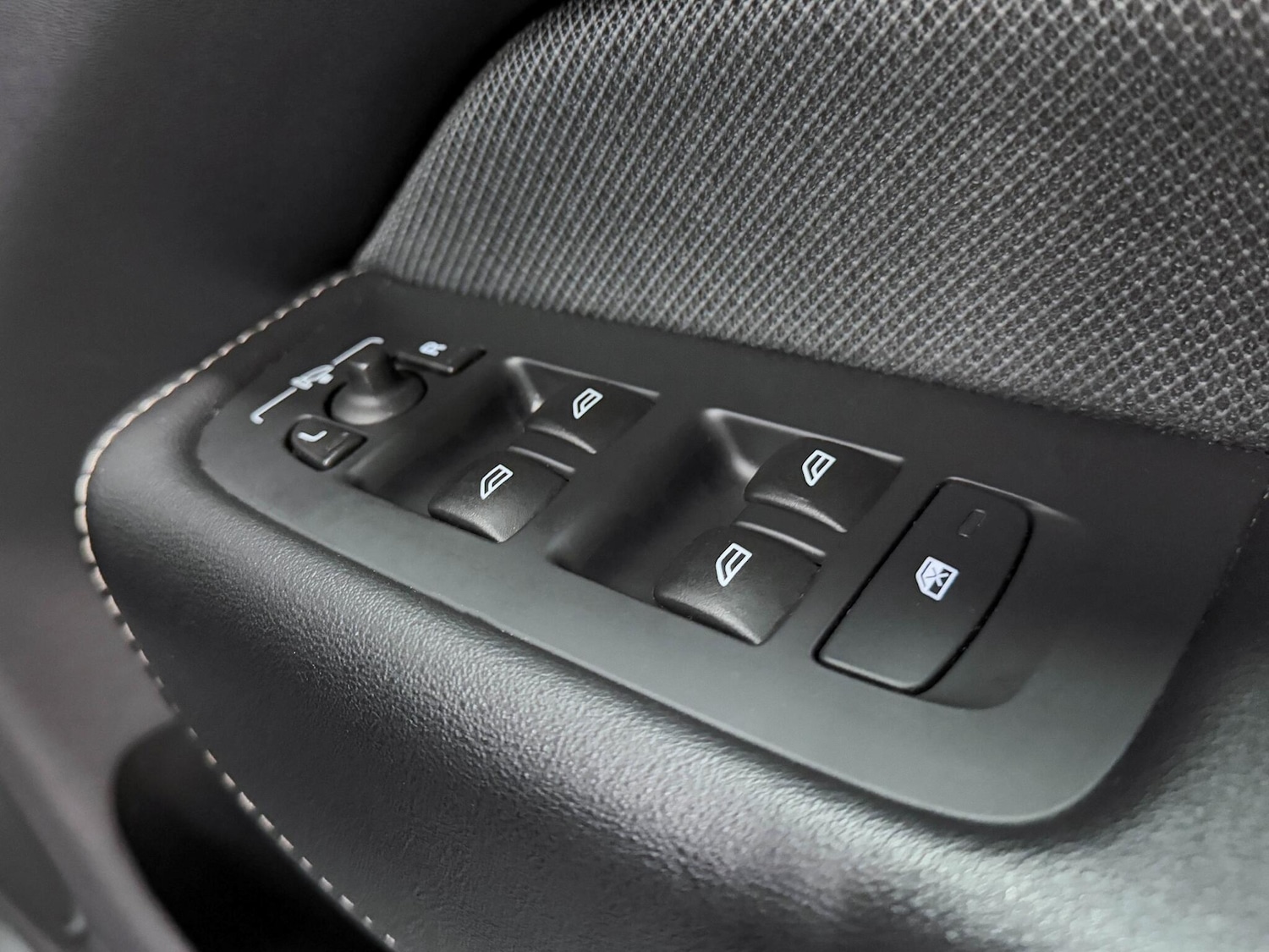 Used Volvo XC60 2021 for sale - 76336778: Photo 17