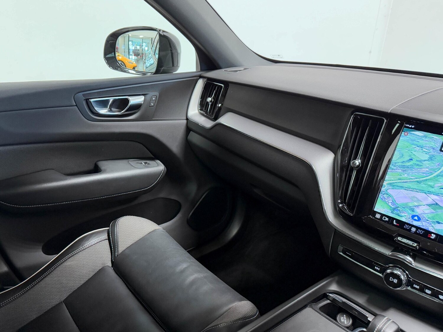 Used Volvo XC60 2021 for sale - 76336778: Photo 24