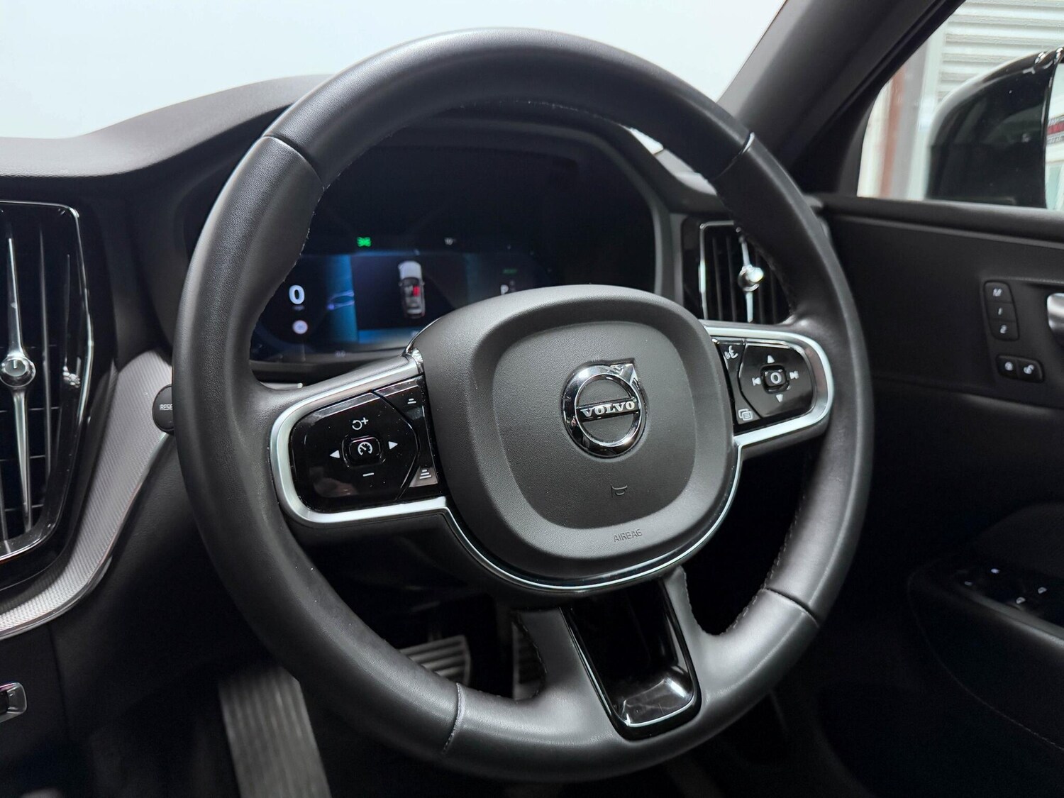 Used Volvo XC60 2021 for sale - 76336778: Photo 31