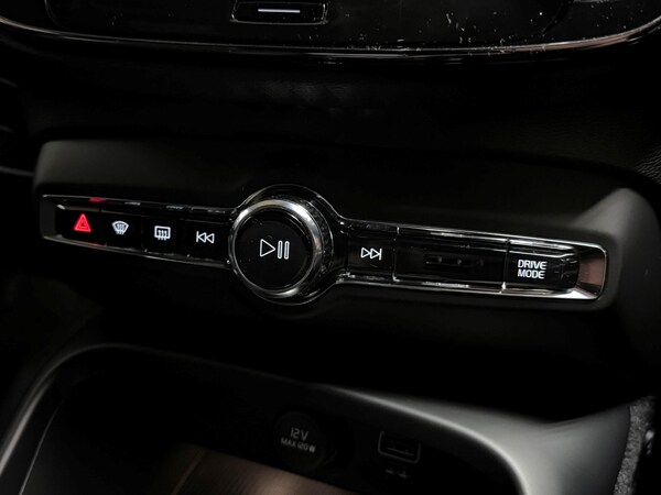 Used Volvo XC40 2022 for sale - 76214314: Photo 29