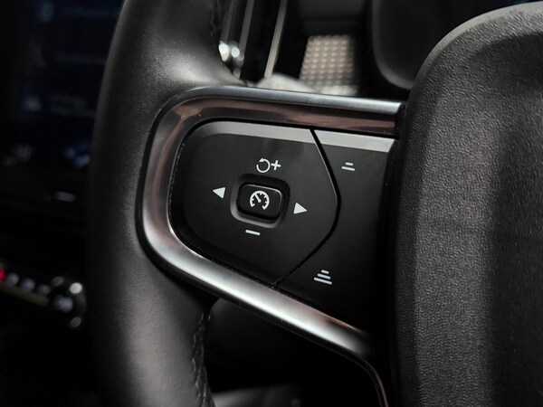 Used Volvo XC40 2022 for sale - 76214314: Photo 32