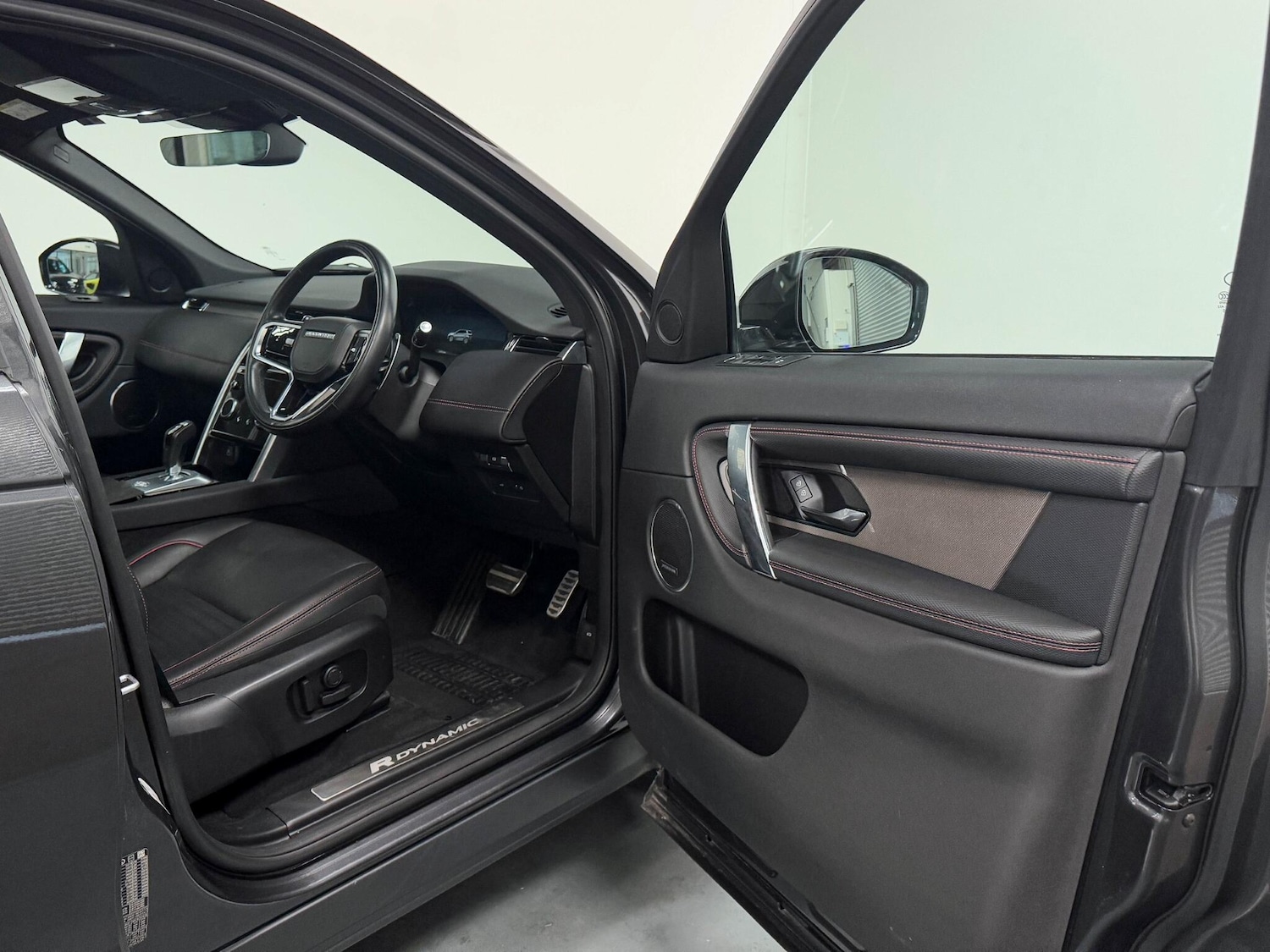 Used Land Rover Discovery Sport 2022 for sale - 75964635: Photo 13